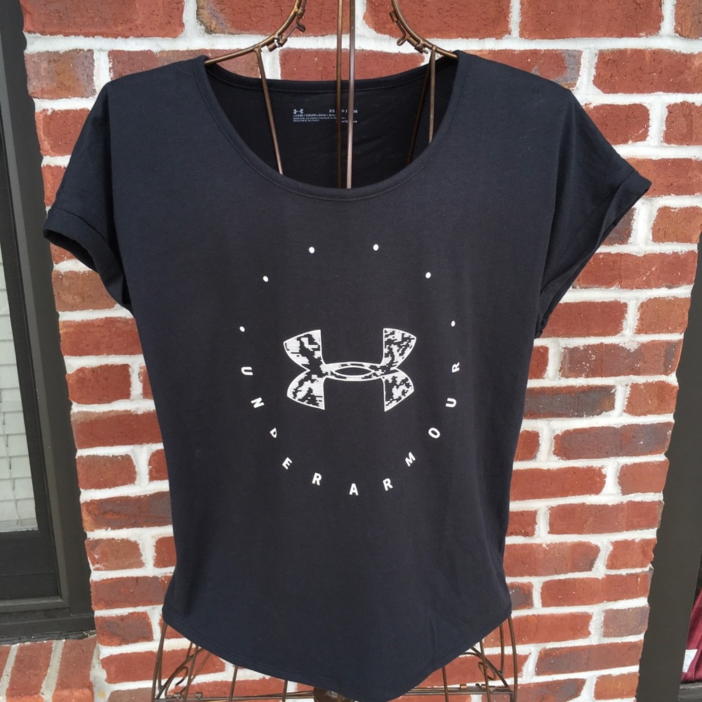 NWT UNDER ARMOUR GRAPHIC LOGO S/S BLACK TEE